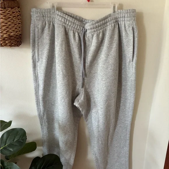TWG Women’s Light Gray Sweatpants from DSG - Picture 1 of 7